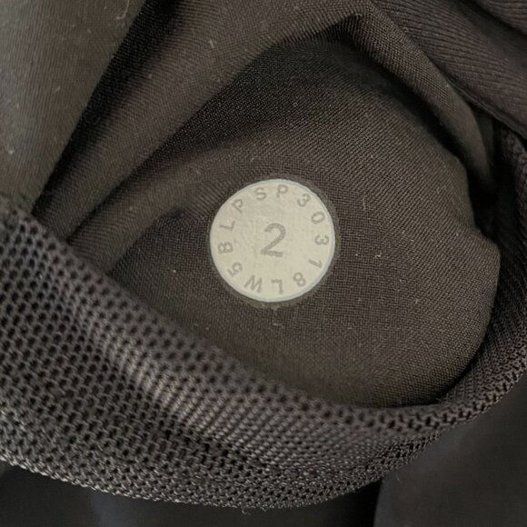 Lululemon On The Fly Pants Black Women's Size 2 Athletic Relaxed Fit Ankle 7/8 - Picture 9 of 9